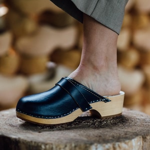 Dina clogs navy blue Swedish clogs with leather cap