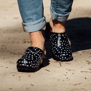 Dina clogs black with white dots Swedish clogs with leather hood