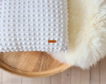 CROCHET PATTERN |  Mama Anette Bobble Stitch Pillow | Pillowcase Sofa Cushion Modern Nordic Crochet | Textured Modern Pillow with bobbles