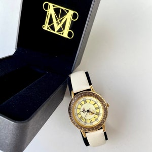 Decorative Round Face MET Watch image 2