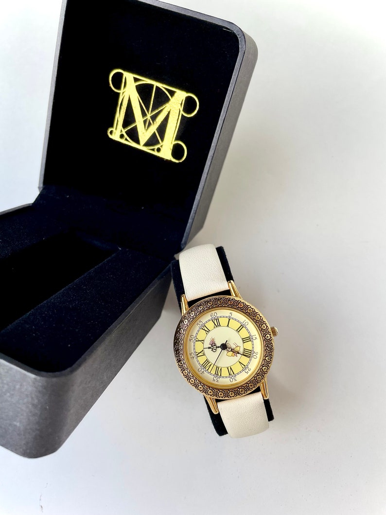 Decorative Round Face MET Watch image 2