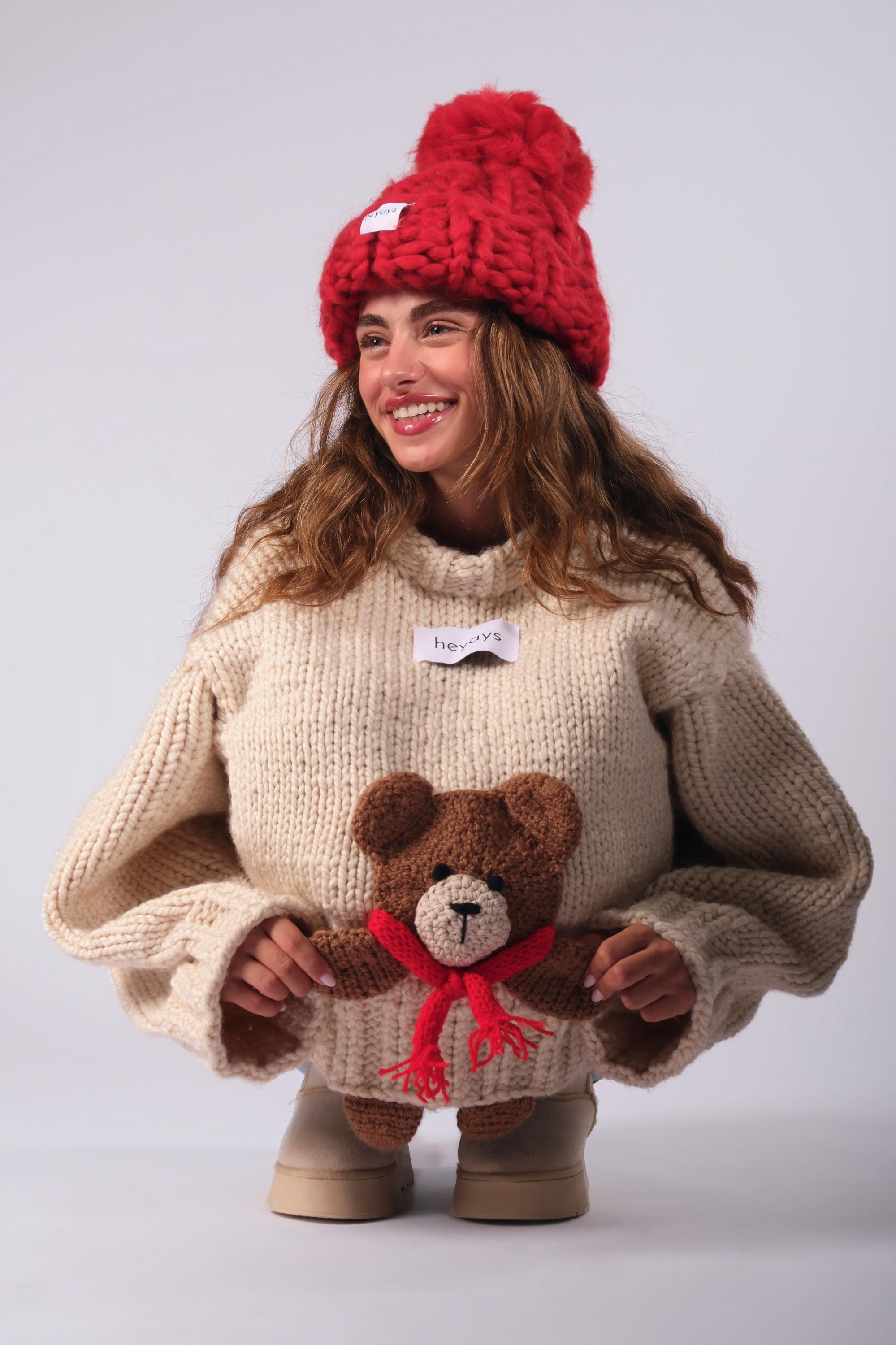 Hand-knitted Chunky Pom Pom Beanie, 100% Merino Wool Hat  display picture 1
