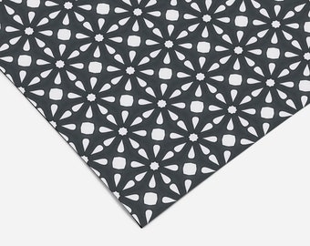 QIMAY Black Wallpaper Peel and Stick Scallop Design Removable Self Adhesive Wallpaper Embossed Silver Glitter Geometric Contact Paper Home Decor Cabinets Shelf Drawer Liner Vinyl Film 17.3x39.37 