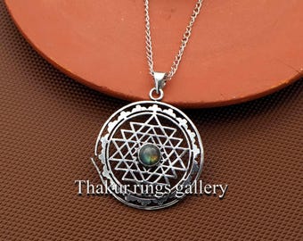 Sri Yantra Pendant Necklace with Labradorite Gemstone, Sacred Geometry Boho Jewelry, Handmade Spiritual Symbol Charm, Yoga Gift for Her