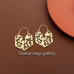 Geometrische Waben Gold Creolen, leichte Statement Ohrringe, Boho Festival Schmuck für Frauen