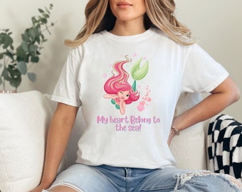 Mi corazón pertenece al mar - Camisa de sirena Comfort Colors®, Camisas bajo el mar, Amante de las sirenas, Camisa de sirena para mujer