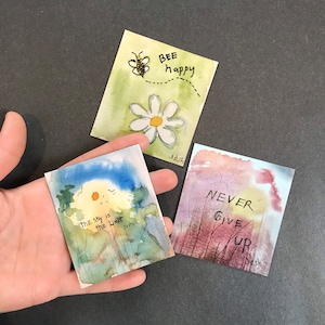 Set van drie koelkastmagneten met inspirerende boodschap | Aquarel natuur schilderij | Bemoedigend en creatief cadeau