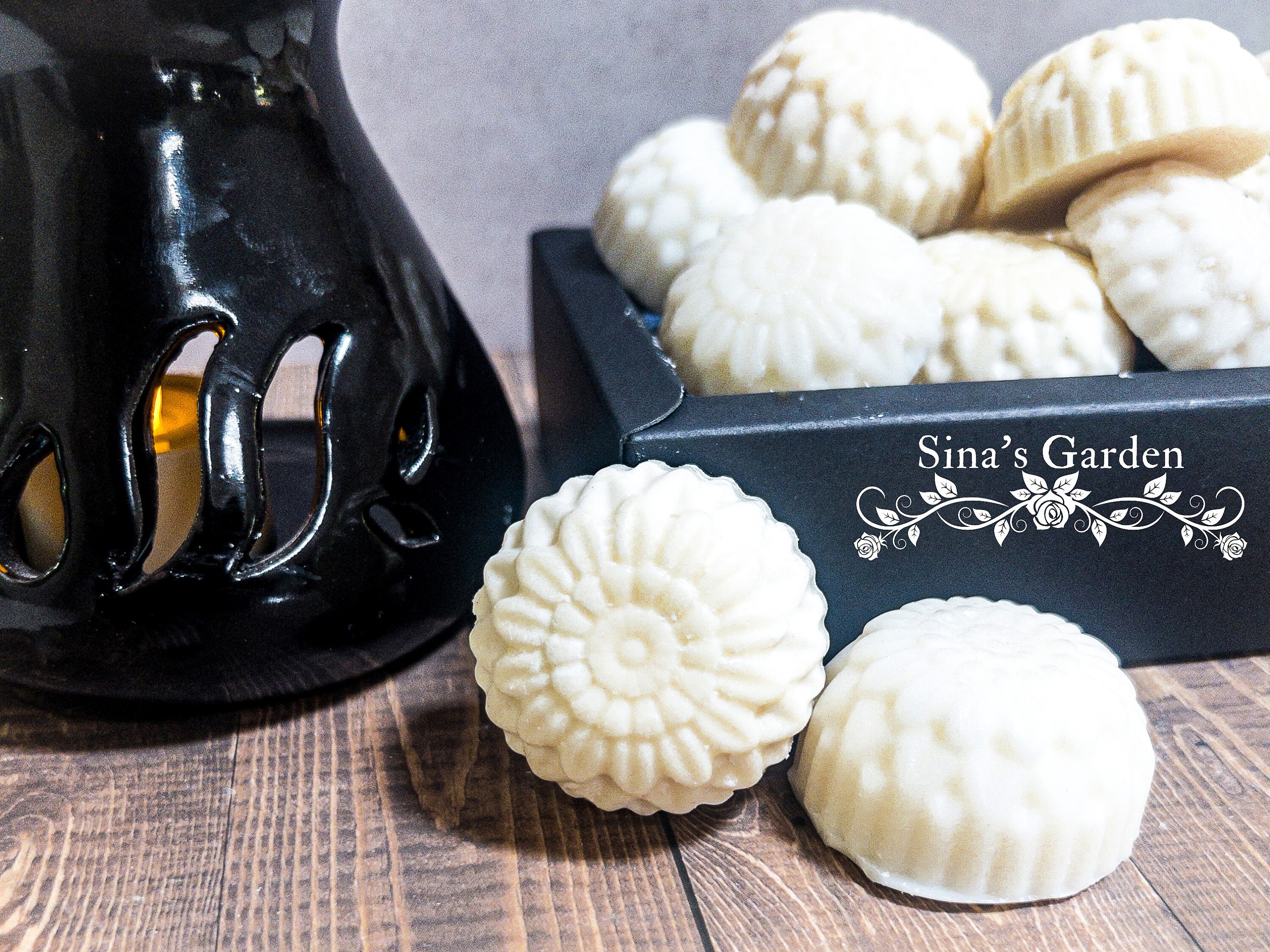 Ocean Air With Jasmine, Lilly, and Tonka Bean Scented Soy Wax Melts