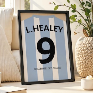 Personalisiertes Fußball Shirt Druck für Jungen Schlafzimmer | Personalisierte Fußball-Team Geschenke für ihn Dad | Fußball-Fan Wall Art | Shirt Namen Aufdruck Bild 9