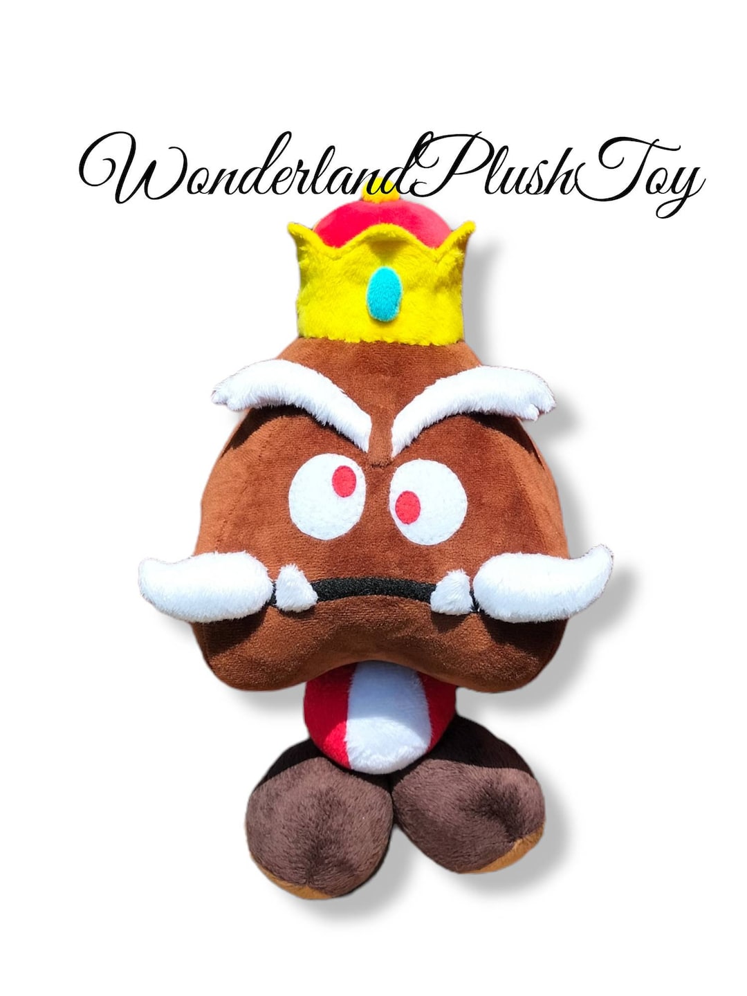 Goomba ぬいぐるみとキノコ型オブジェ