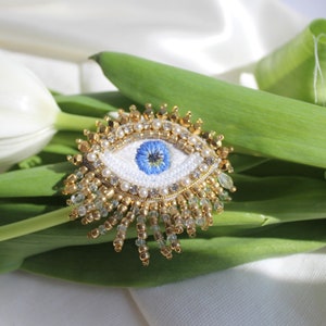 Evil eye handmade embroidered brooch, protection brooch, beaded eye brooch, gold color evil eye, crystal embroidered pin, amulet brooch image 6