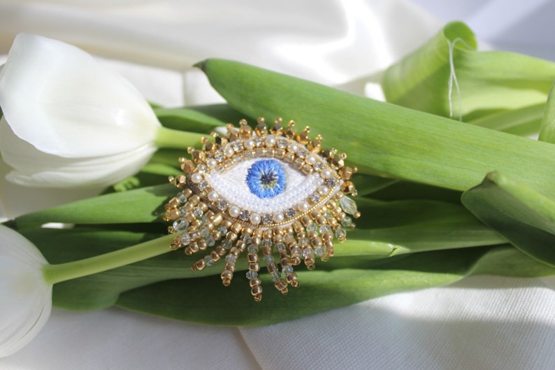 Evil eye handmade embroidered brooch, protection brooch, beaded eye brooch, gold color evil eye, crystal embroidered pin, amulet brooch image 6