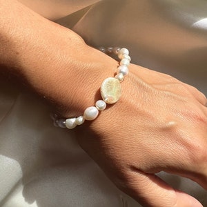 Pearl bracelet with coin shape pearl, baroque pearl bracelet with various style pearls. Irregular size pearls bracelet. Bride pearl bracelet image 2