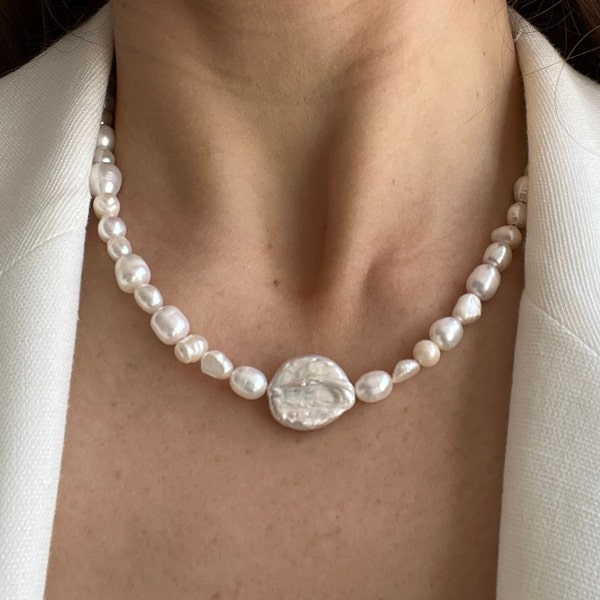 Collier de perles de différentes tailles avec perles en forme de pièce, tour de cou baroque en perles, cadeau pour femme, collier de perles irrégulières, cadeau pour la Saint-Valentin