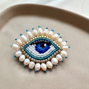 Evil eye brooch, handmade protection brooch, beaded blue eye brooch, amulet brooch with pearls, embroidered blue eye pin, brooches for women