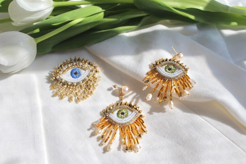 Evil eye handmade embroidered brooch, protection brooch, beaded eye brooch, gold color evil eye, crystal embroidered pin, amulet brooch image 8