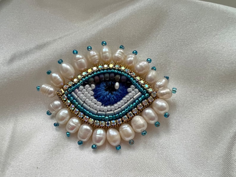 Evil eye brooch, handmade protection brooch, beaded blue eye brooch, amulet brooch with pearls, embroidered blue eye pin, brooches for women image 3