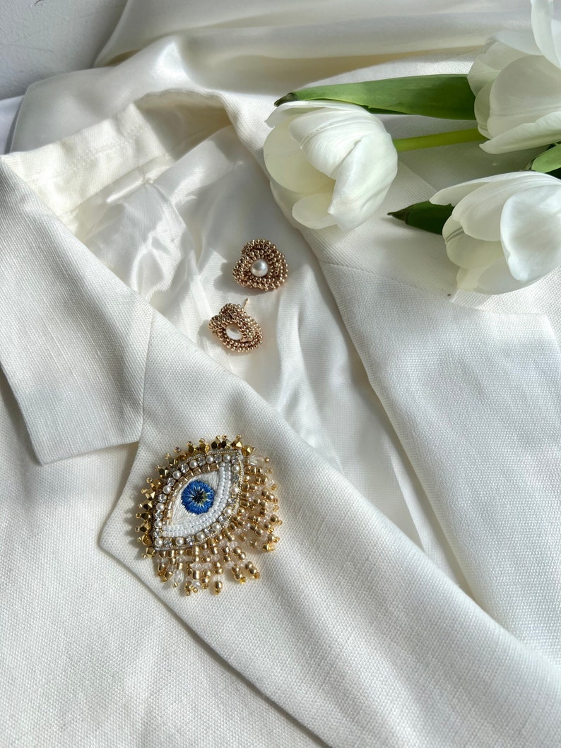 Evil eye handmade embroidered brooch, protection brooch, beaded eye brooch, gold color evil eye, crystal embroidered pin, amulet brooch image 7