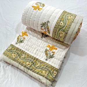 Hand Block Print Baumwoll Quilt: Gelbe & Grüne Buta Design