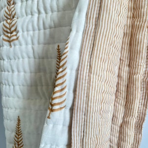 Handmade Jaipuri Block Print Cotton Quilt: Reversible Floral Bedspread