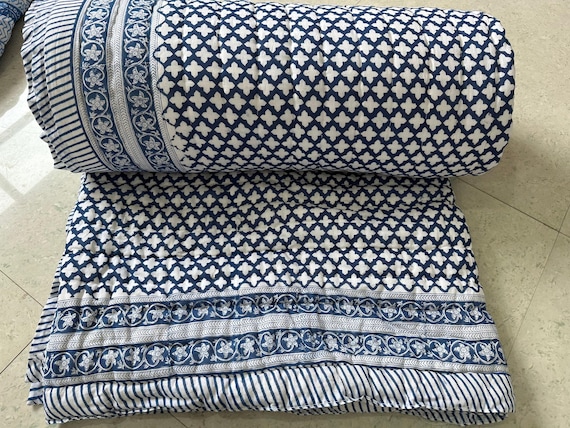 ハンドブロックプリントのブルーチェックキルト：インドのカンタ