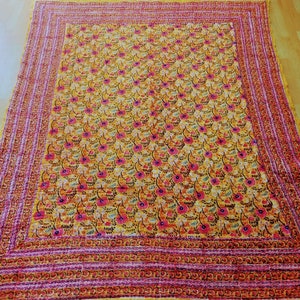 Jaipuri Floral Quilt: Handmade Block Print Cotton Kantha Bedspread