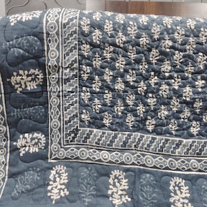 Hand Block Printed Cotton Queen Quilt: Reversible Jaipuri Razai