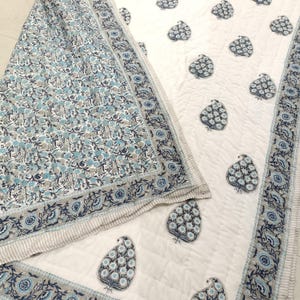 Jaipuri Block Print Cotton Quilt: Reversible Floral Kantha Bedspread