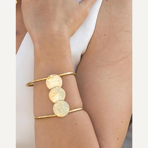Brass Bangle Ayanna | Handmade Ethnic Jewelry from Kenya | Adjustable Fashion Bracelet | High-Quality Brass Bracelet