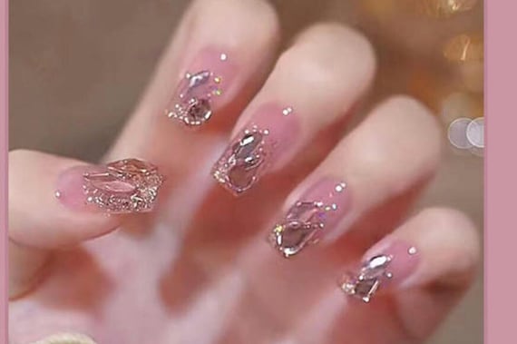 Arrangement of nails  Cute nail art, Nail art, Bling nails