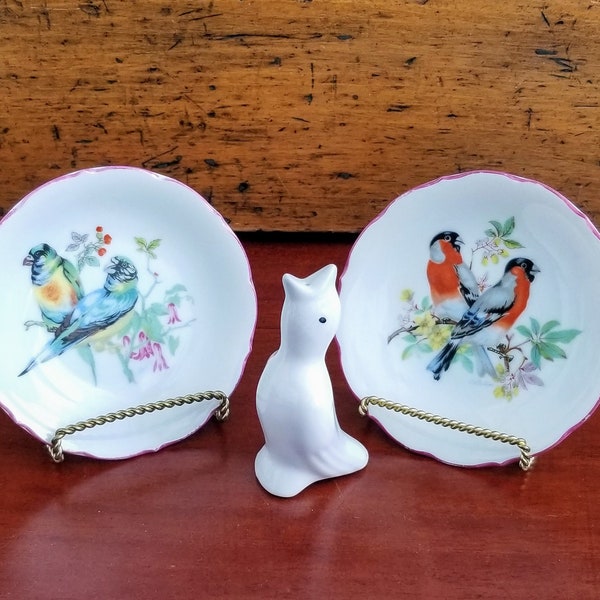 Easter Gift of Vintage Birds : A Pie Venting Bird that allows Steam to Escape so Pie Cooks Better & Two adorable Vintage Bright Bird Plates!