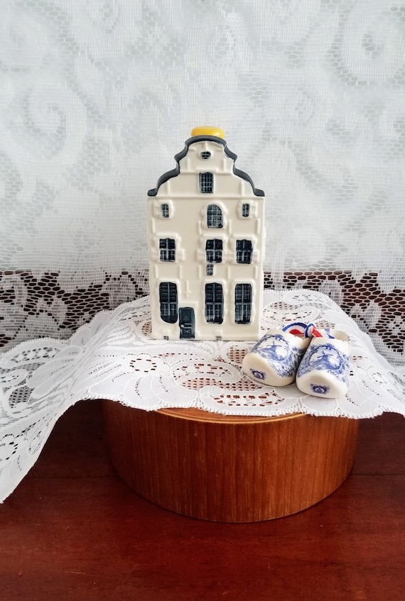 KLM Airlines #84 - House Bols Distilleries Delft Blue Miniature