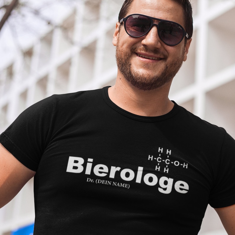 Sprüche T-Shirt für Herren Bierologe Shirt Ideal als Geschenk Personalisiert JGA Party Malle Vatertag Grill Fun GAG Fun Bier Bild 1