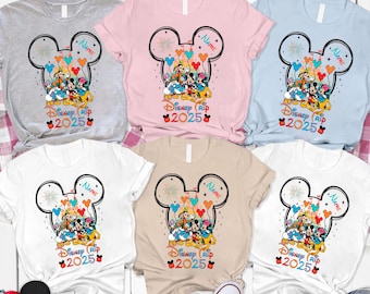 Camiseta a juego para viaje a Disneylandia, camiseta de vacaciones familiares 2025, camiseta personalizada a juego para toda la familia, camiseta del Reino Mágico, camiseta familiar de Mickey y Minnie