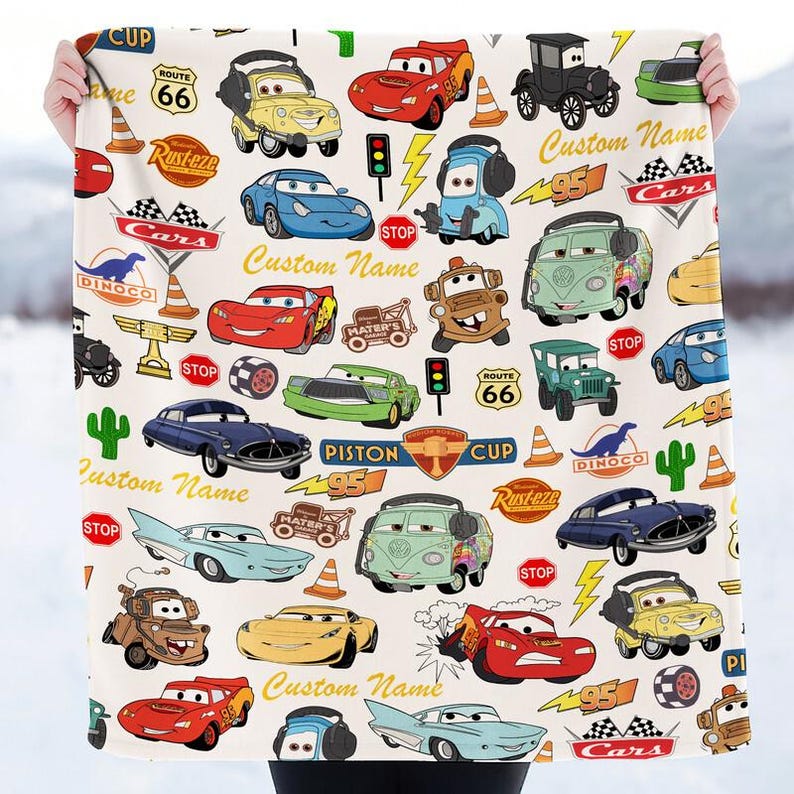 Couverture Lightning McQueen Cars personnalisée, couverture personnages Pixar Cars, couverture Disneyland, couverture pour bébé Cars, cadeau d'anniversaire image 1