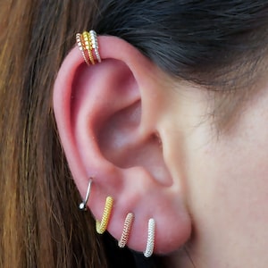 Gold Round Twisted Ear Cuff, Silver Ear Cuff, Ear Cuff Non Piercing, Twisted Conch Ear Cuff, Fake Piercing, Thin Ear Cuff, Moms Day Gift