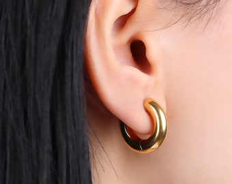 Thick Hoop Earrings, Chunky Huggie Hoop, Medium Clip-On Earrings, Gold  Huggie Hoops, Gift for Her, Large Hoop Earrings, Minimalist Hoop