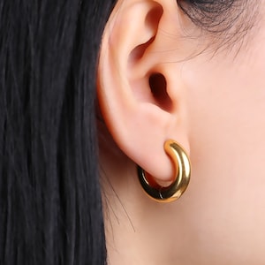 Thick Hoop Earrings, Chunky Huggie Hoop, Medium Clip-On Earrings, Gold Huggie Hoops, Gift for Her, Large Hoop Earrings, Minimalist Hoop