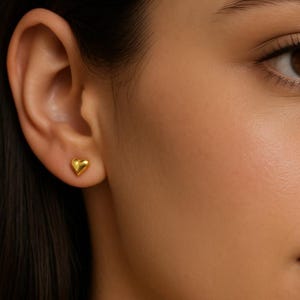 Surgical Steel Flat Back Heart Labret Stud Earring | Internally Threaded Tragus, Conch, Cartilage, Helix Earring | Minimalist Sleep Earring