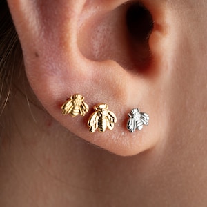 Implant Grade Titanium Tiny Gold Bee Push Pin Flat Back Earring, 16G/18G/20G Cartilage Earring, Nose Stud, Helix, Tragus, Conch, Nap earring