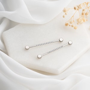 ASTM F136 Implant Grade Titanium Internally Threaded Basic Industrial Barbell, 14g, Internally Threaded piercing jewelry