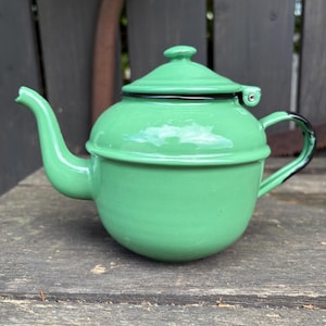 Vintage Enamel 3 Cup Teapot