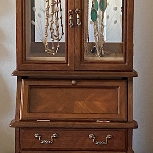 Jewelry hutch 2024