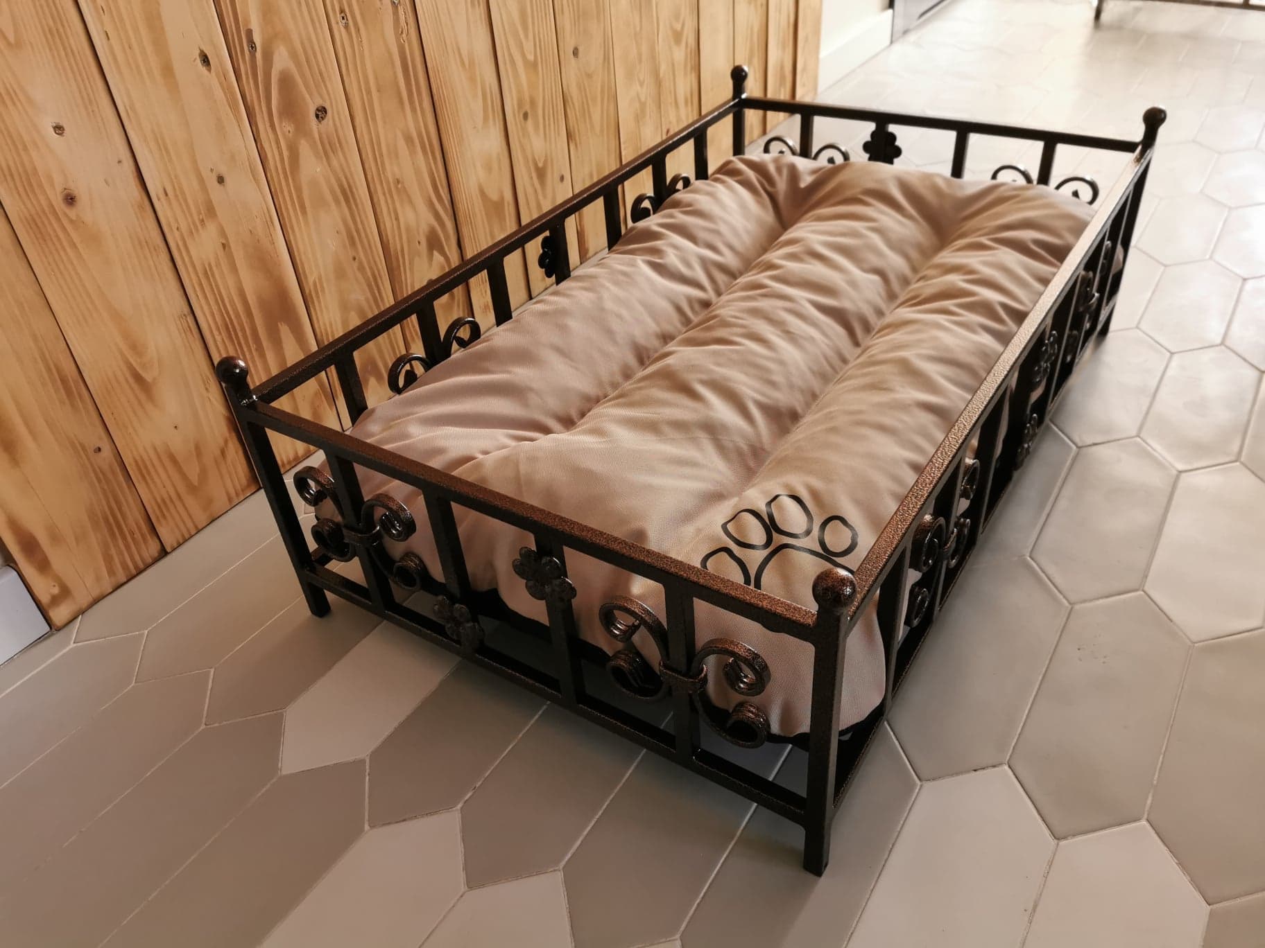 Stylish pet bed. Metal durable frame beautifully decorated. A Etsy