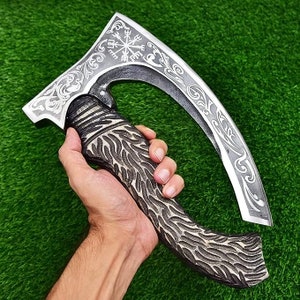 Viking-Style Axe Pizza Cutter: Hand-Forged Damascus Steel Blade for Kitchen & Outdoor Use