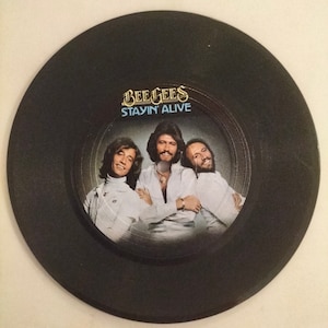 Stayin &#39;Alive - Vintage Schallplattenuntersetzer - Geschenk für Musikliebhaber - Unabhängigkeitstag - Vatertagsgeschenk
