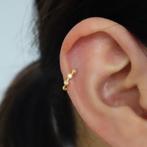 Petite boucle d'oreille hélicoïdale imperméable en argent sterling avec pierre CZ, boucle d'oreille en cartilage, deuxième boucle d'oreille piercing