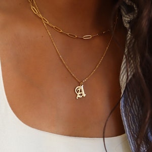 Collier en acier inoxydable or ancien anglais, collier lettre personnalisé, IMPERMÉABLE, collier initiale, initiale gothique, cadeau pour elle