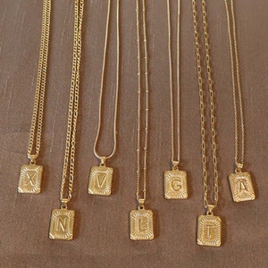Imperméable - Collier initial en acier inoxydable doré, collier résistant à la ternissure, collier personnalisé, collier de lettres en or 18 carats, cadeau pour elle