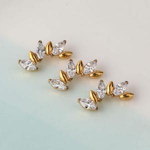 16G G23 Titanium leaf Climber Internally Threaded Labret • tragus stud • conch earrings • cartilage helix stud • flat back labret stud